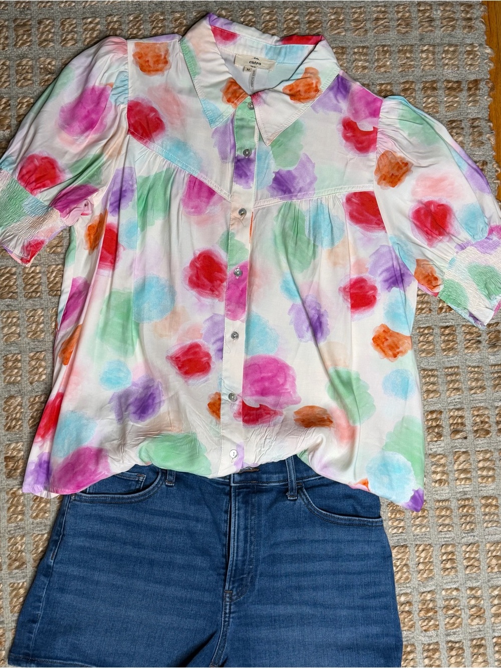 entro Multicolor Watercolor Puff-Sleeve Button Front Blouse